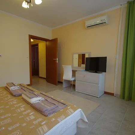 Casa Real Szveti Vlasz